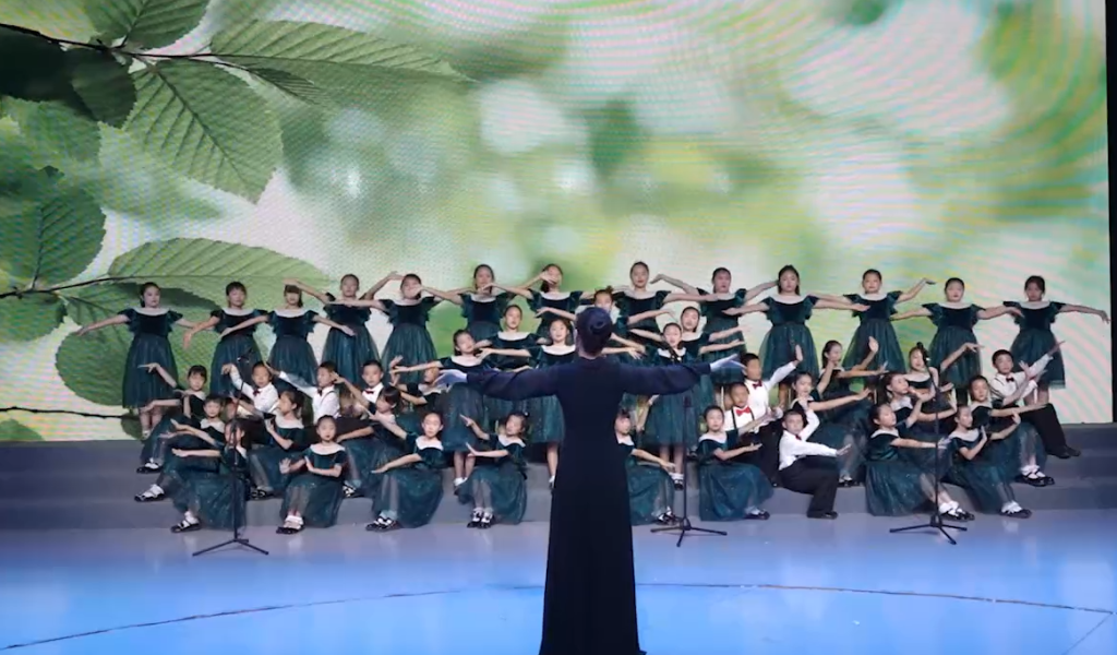 爱是一片故乡（新疆生产建设兵团）